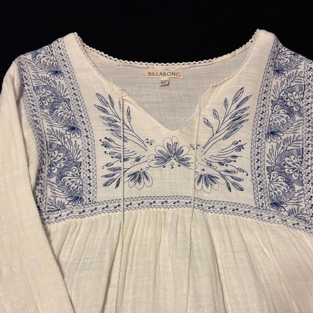 Eye catching Billabong Ivory and Navy Floral Swim suit cover